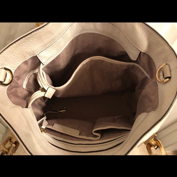 Michael Kors Large Tote and Matching Wallet - Picture 3 of 8